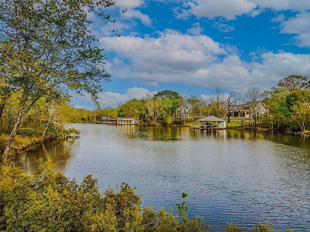 0.81 Acres of Residential Land for Sale in Athens, Texas