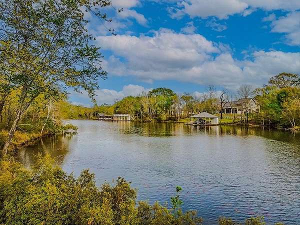 0.81 Acres of Residential Land for Sale in Athens, Texas