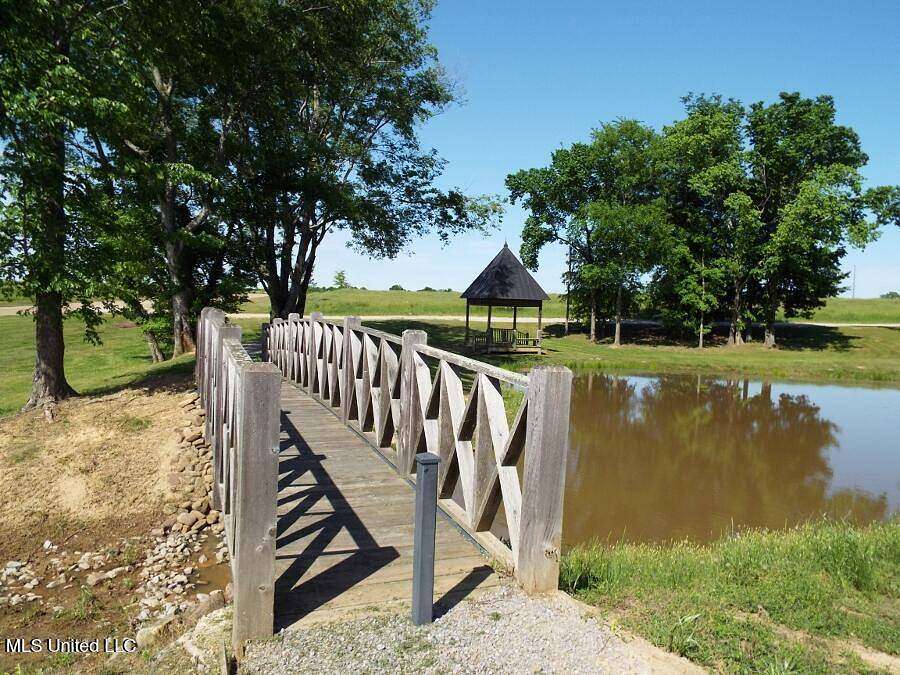 9.25 Acres of Land for Sale in Madison, Mississippi