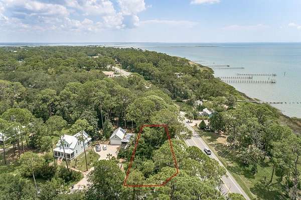 0.33 Acres of Residential Land for Sale in Apalachicola, Florida