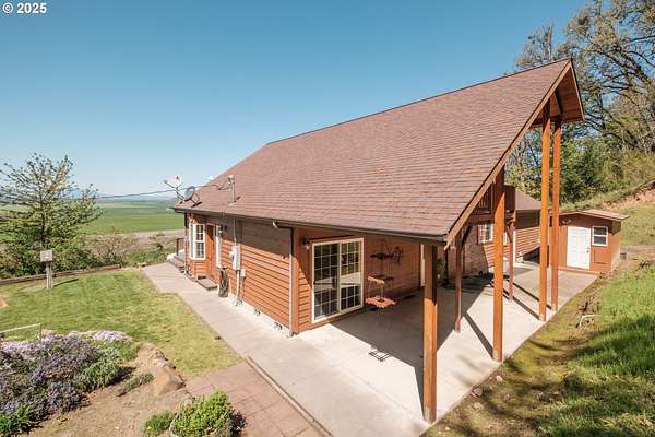 10.3 Acres of Land with Home for Sale in Brownsville, Oregon