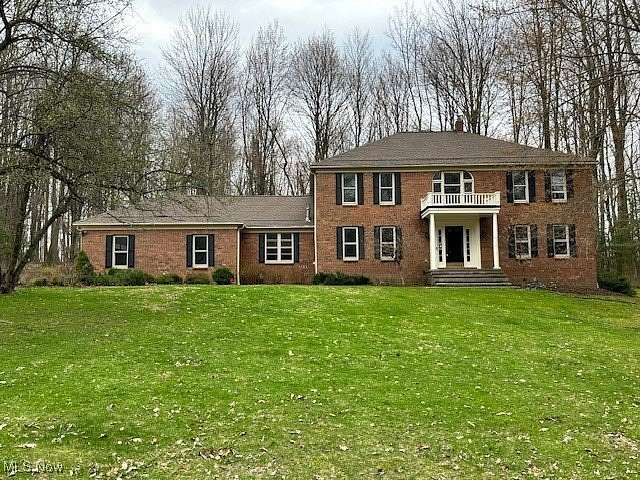 5.32 Acres of Residential Land with Home for Sale in Chagrin Falls, Ohio