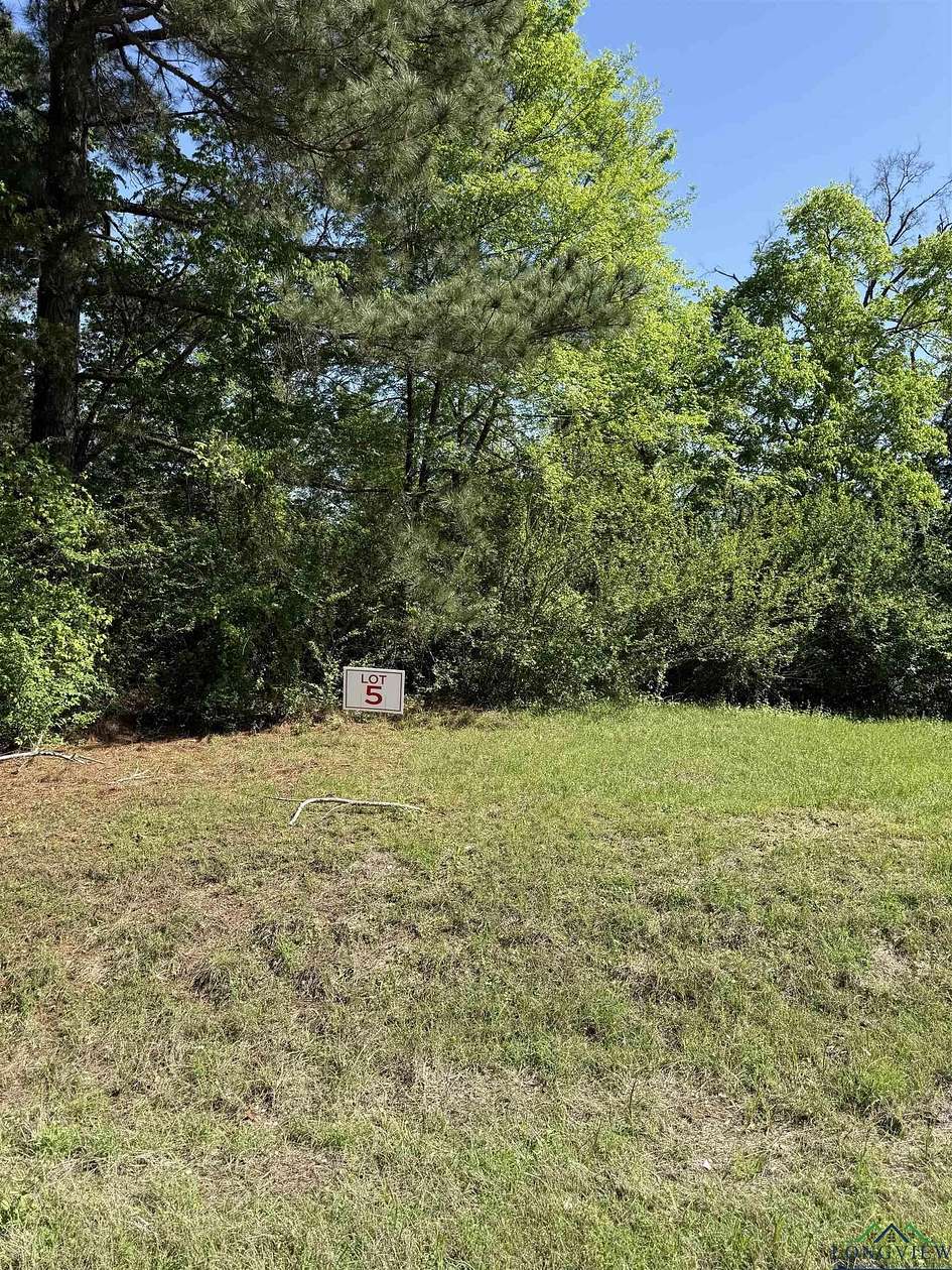 5.5 Acres of Residential Land for Sale in Henderson, Texas