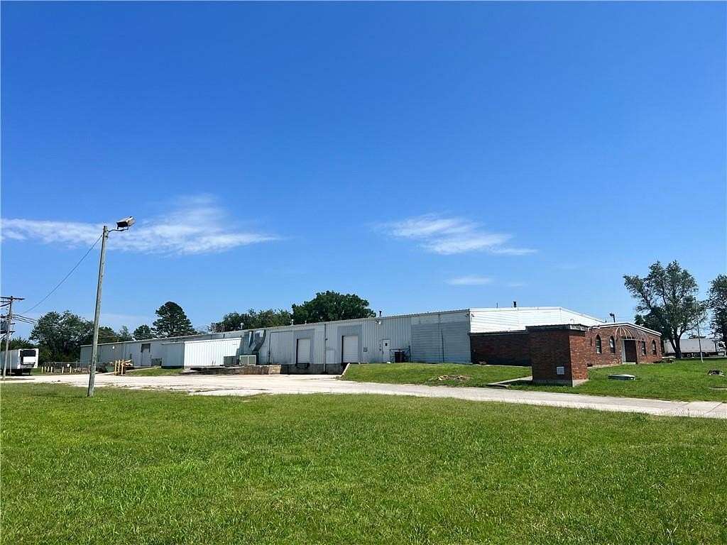 5 Acres of Improved Mixed-Use Land for Sale in Siloam Springs, Arkansas