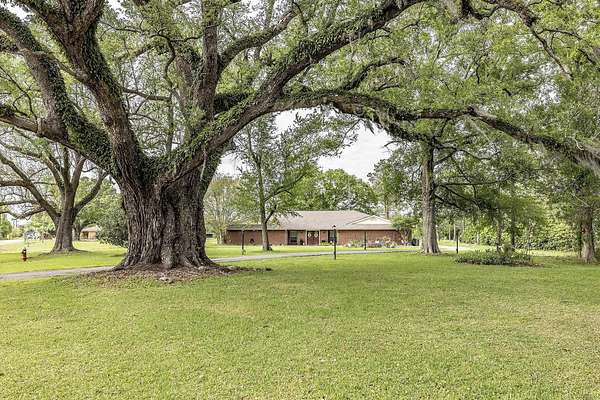 30 Acres of Land with Home for Sale in Houma, Louisiana