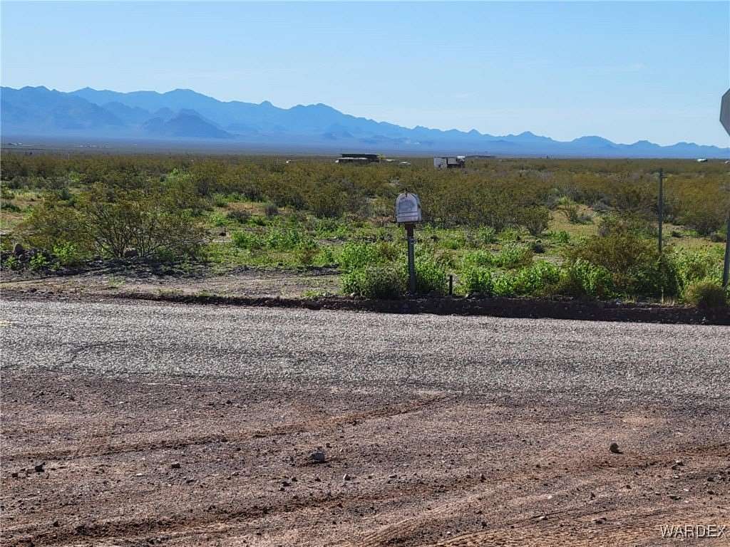 3.12 Acres of Commercial Land for Sale in Golden Valley, Arizona