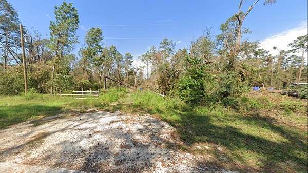 0.96 Acres of Land for Sale in Live Oak, Florida
