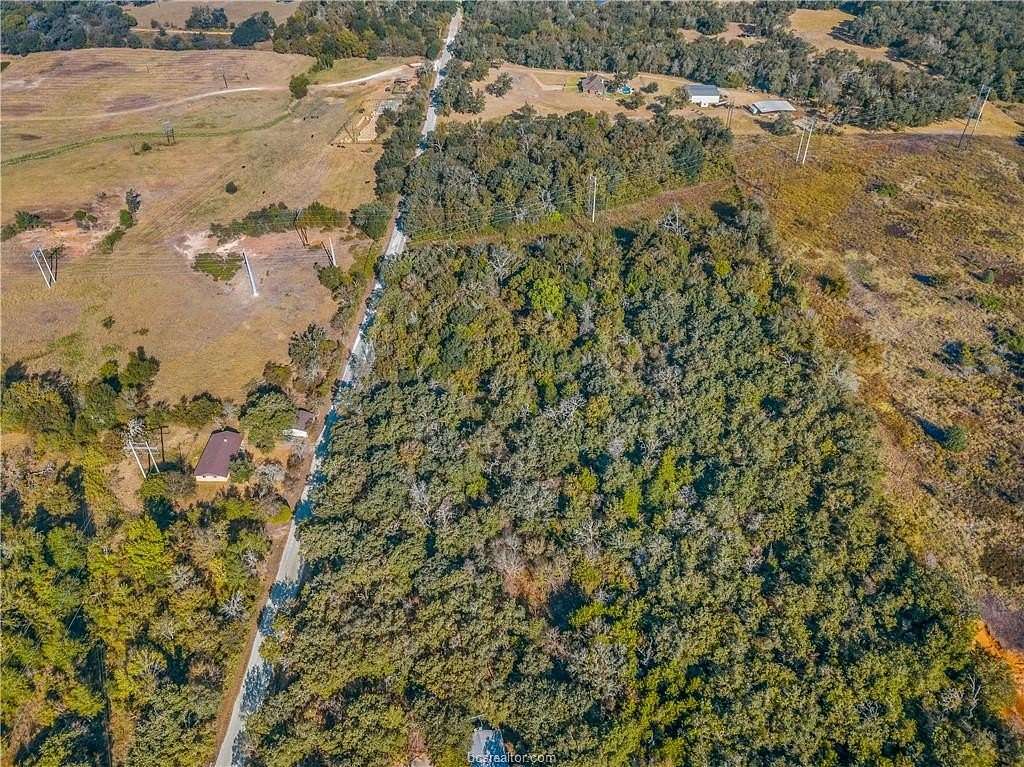 10.4 Acres of Land for Sale in Hearne, Texas