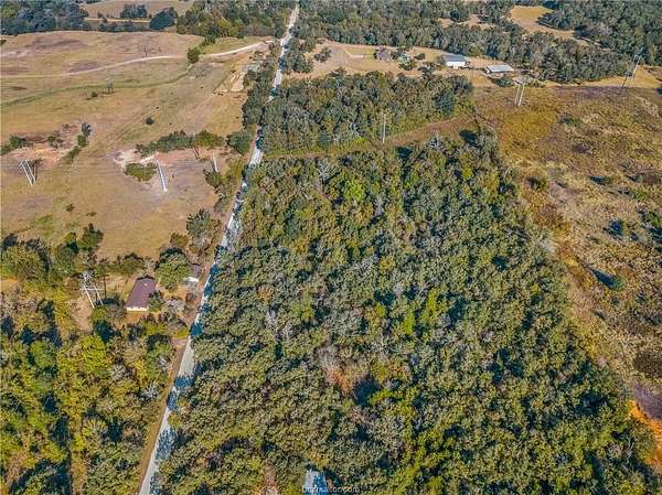 10.4 Acres of Land for Sale in Hearne, Texas