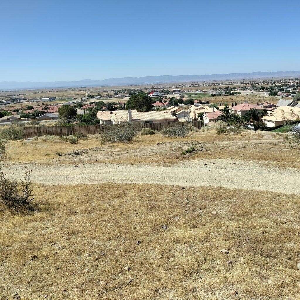 41.5 Acres of Land for Sale in Rosamond, California