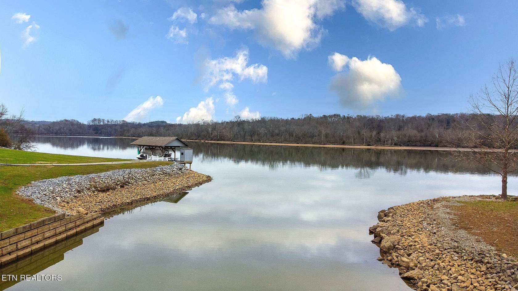 0.93 Acres of Residential Land for Sale in Loudon, Tennessee