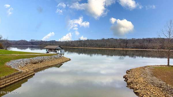 0.93 Acres of Residential Land for Sale in Loudon, Tennessee