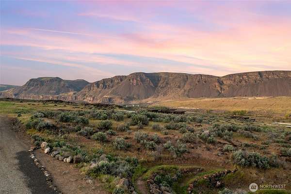 3 Acres of Residential Land for Sale in Malaga, Washington