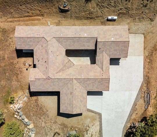 6.33 Acres of Residential Land with Home for Sale in Lake Isabella, California