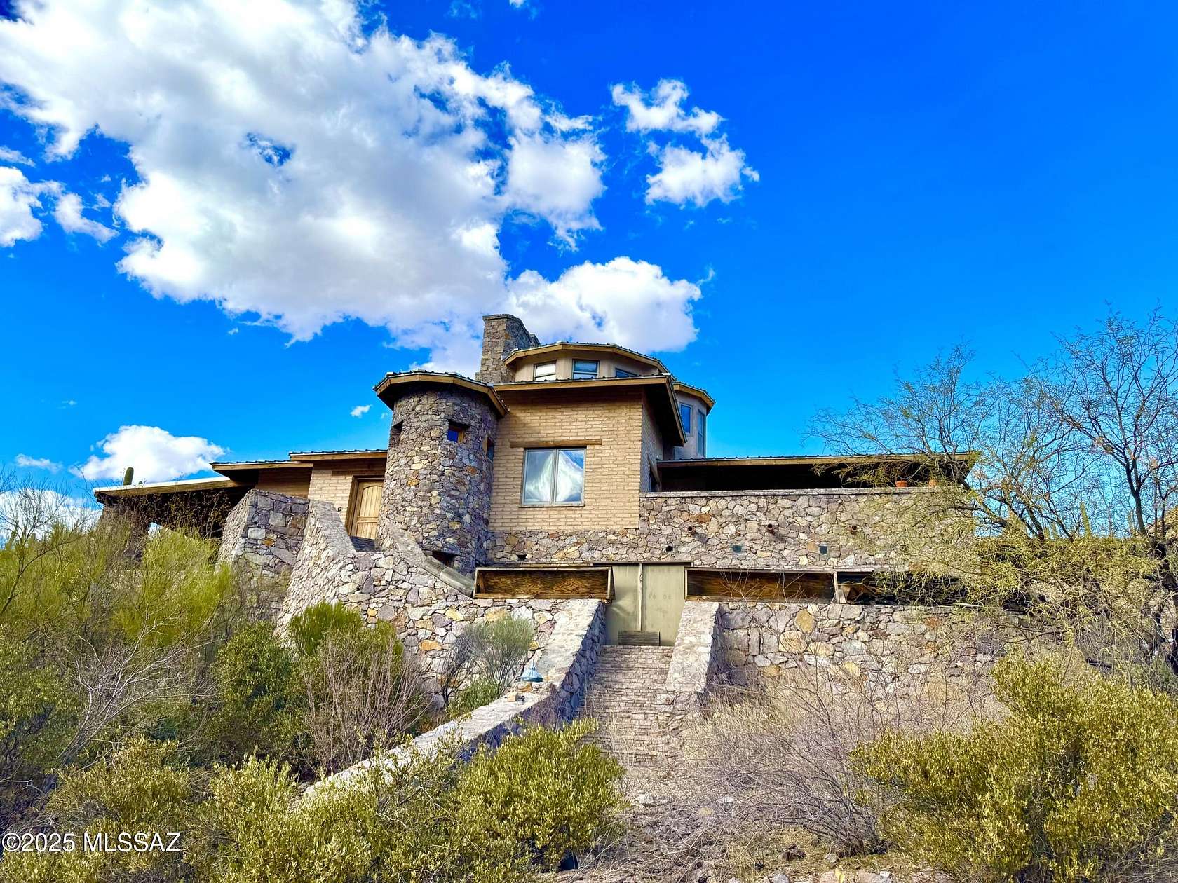 15 Acres of Land with Home for Sale in Tucson, Arizona