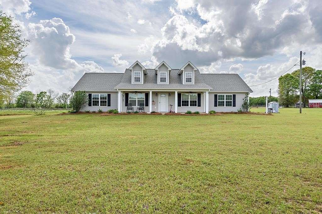 16 Acres of Land with Home for Sale in Columbia, Alabama