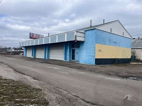 4.24 Acres of Improved Commercial Land for Auction in Canton, Ohio