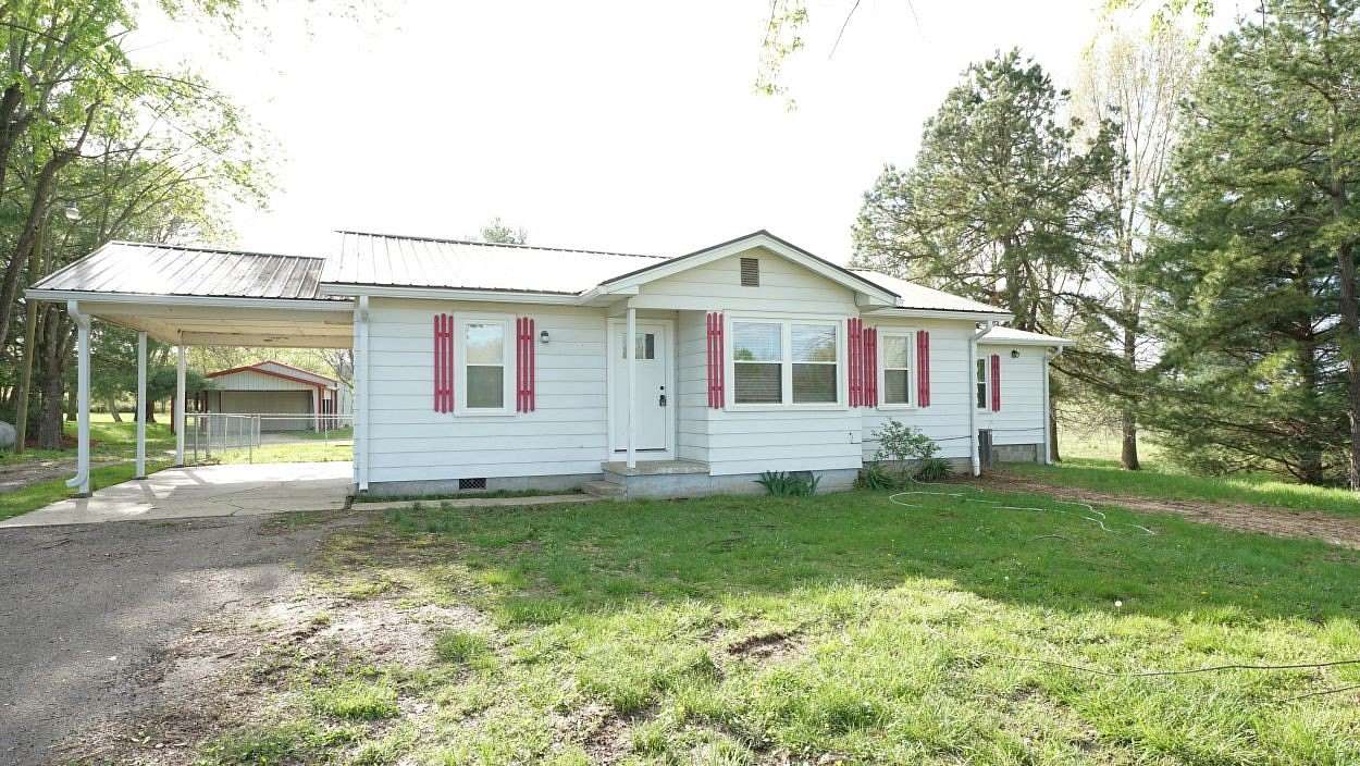 2.59 Acres of Residential Land with Home for Sale in Bloomfield, Missouri