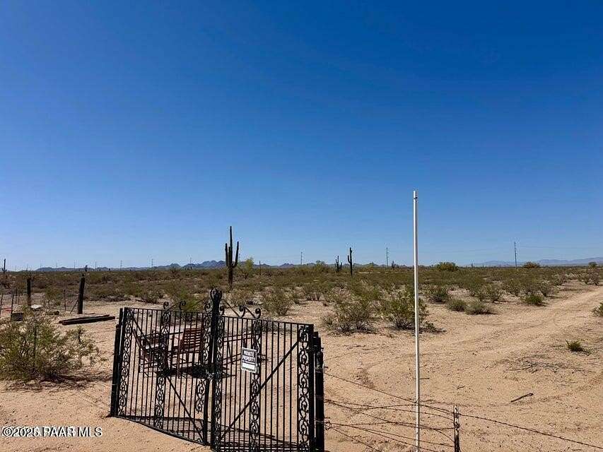 10 Acres of Land for Sale in Wittmann, Arizona