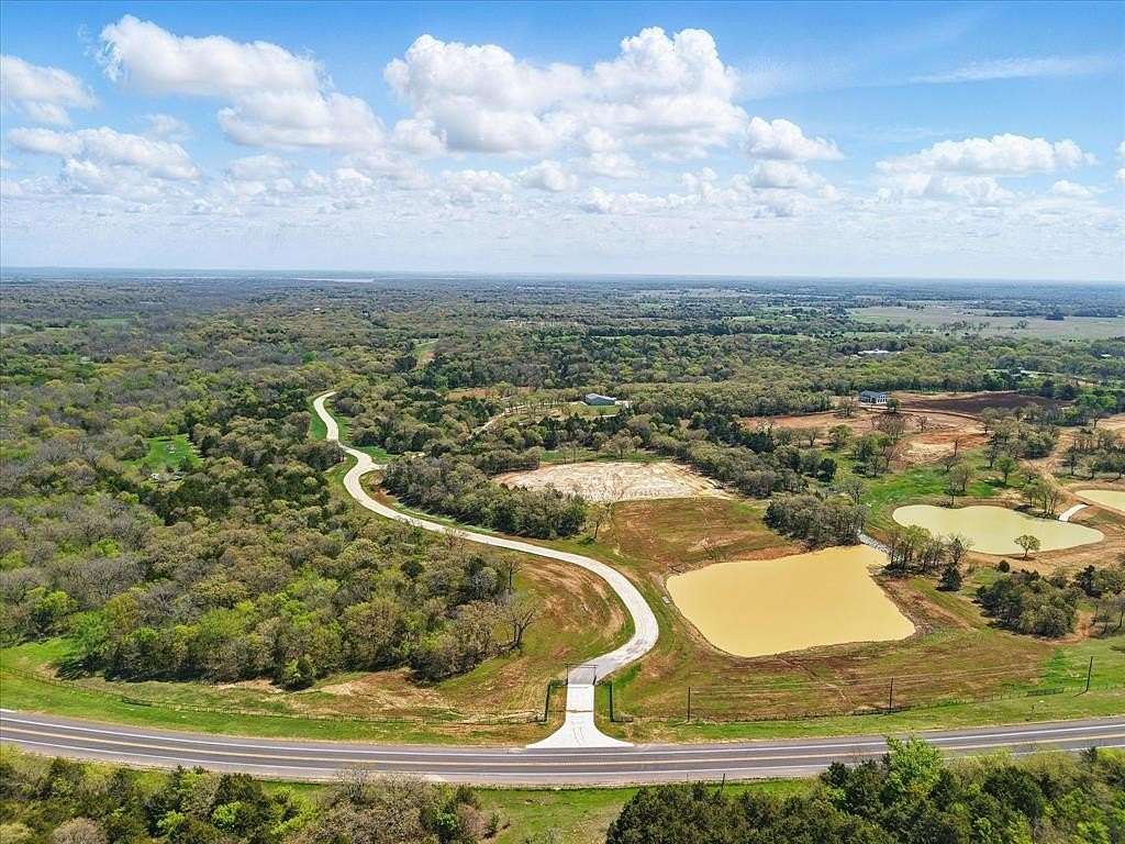 147 Acres of Land with Home for Sale in Whitesboro, Texas