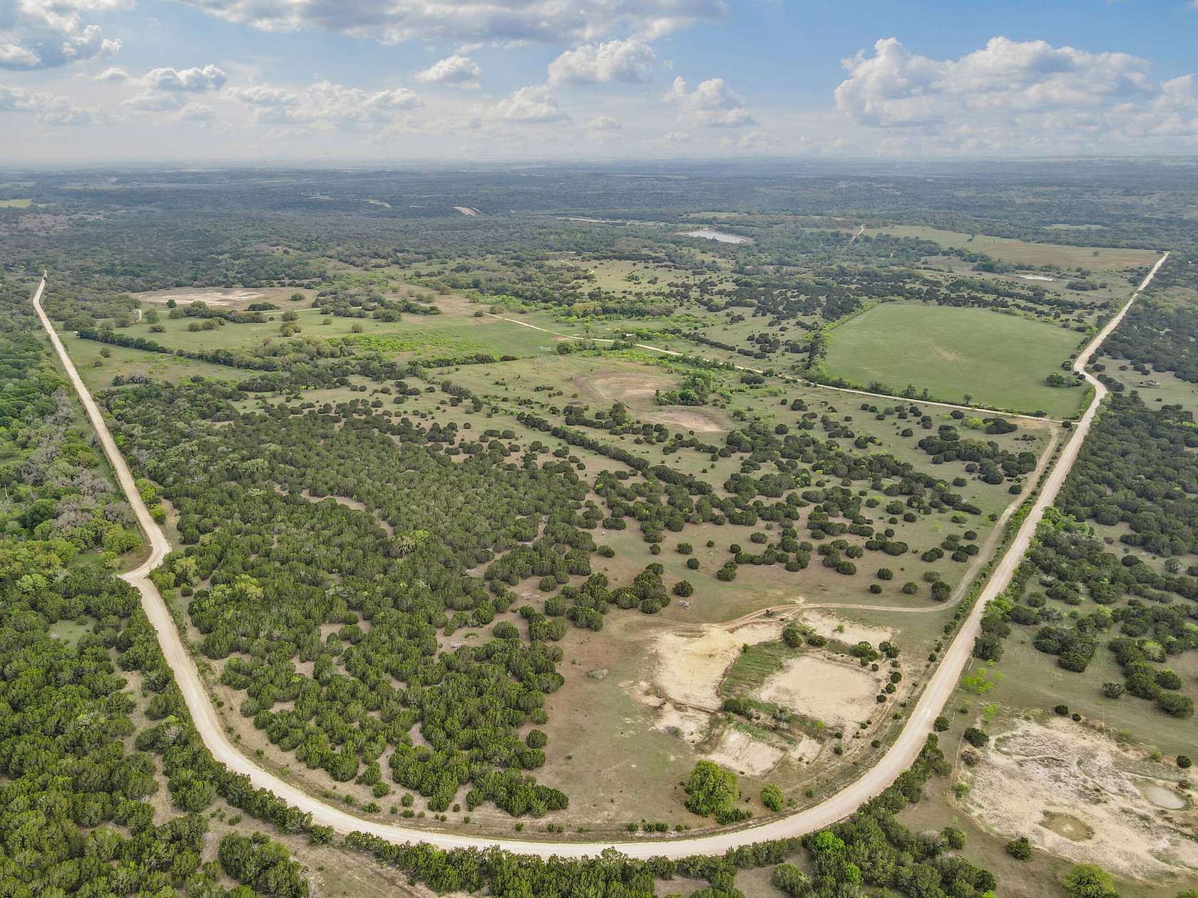 351 Acres of Recreational Land & Farm for Sale in Jonesboro, Texas