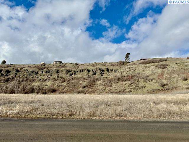 8 Acres of Residential Land for Sale in Colfax, Washington