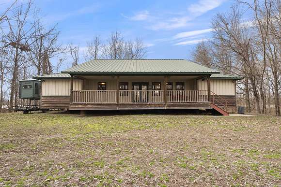 394 Acres of Land with Home for Sale in Augusta, Arkansas