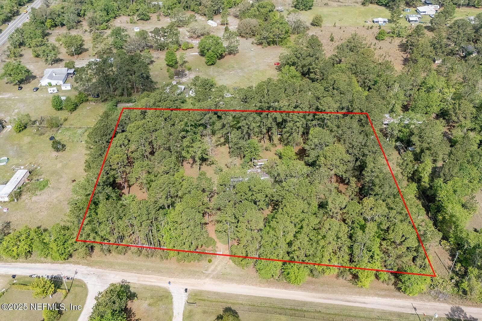 2.5 Acres of Residential Land with Home for Sale in Keystone Heights, Florida