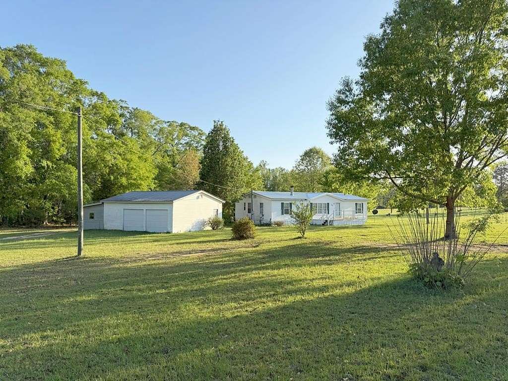 16.9 Acres of Land with Home for Sale in Dothan, Alabama