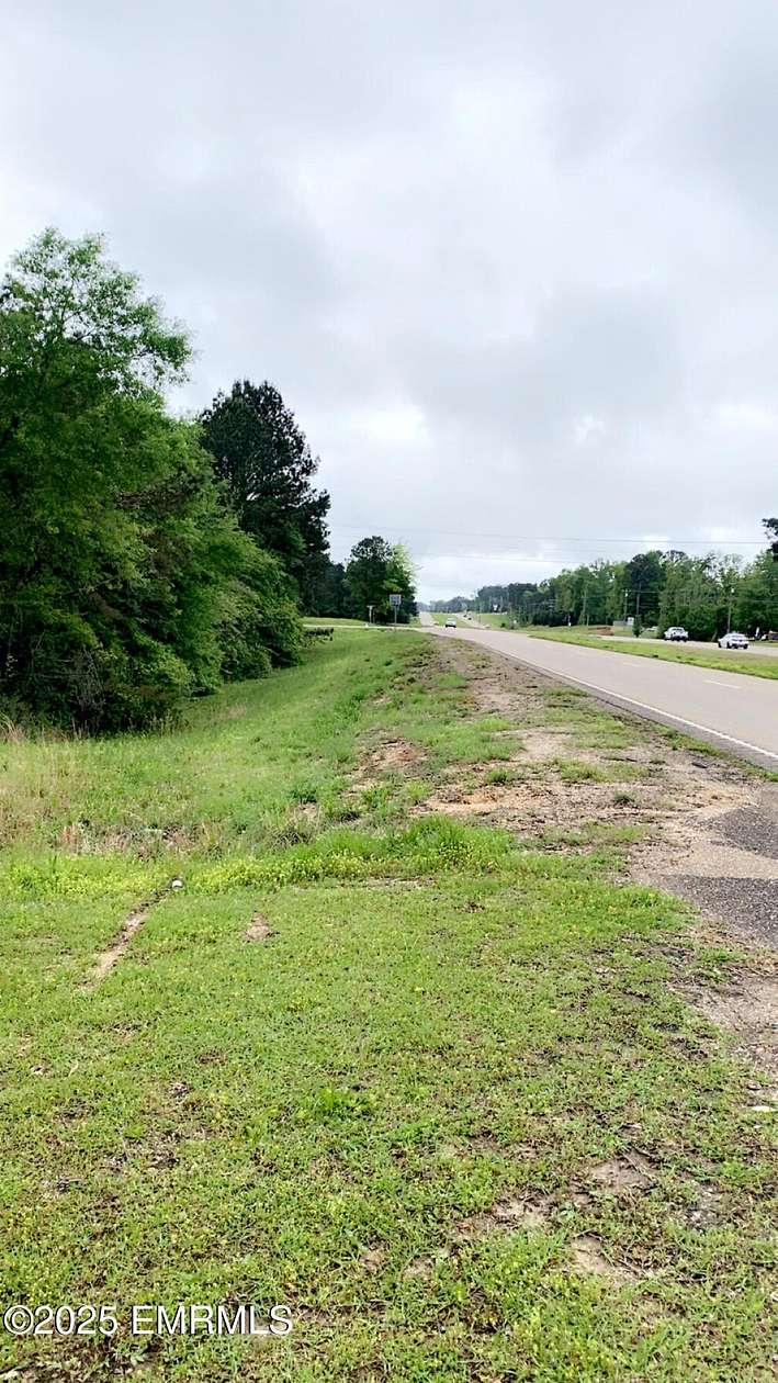 8 Acres of Residential Land for Sale in Collinsville, Mississippi