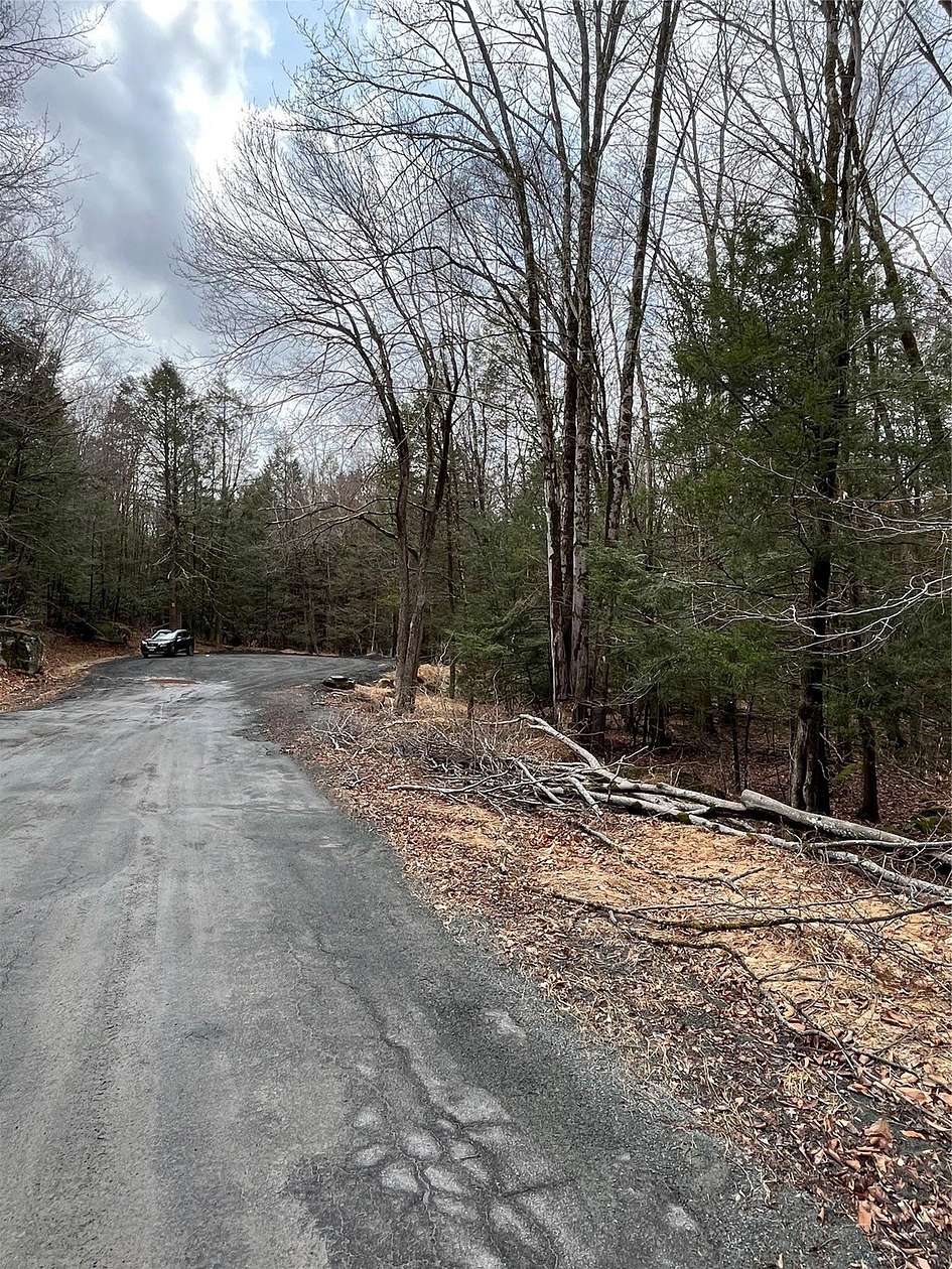 9.34 Acres of Land for Sale in Fallsburg, New York