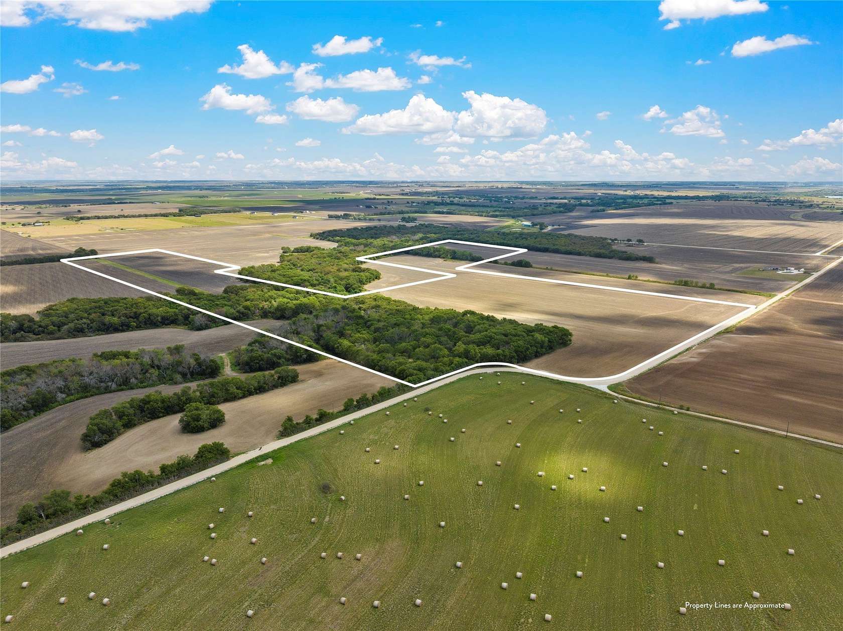 84.1 Acres of Agricultural & Residential Land for Sale in West, Texas