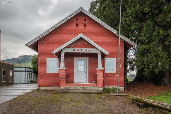 6 Acres of Improved Commercial Land for Sale in Lebanon, Oregon
