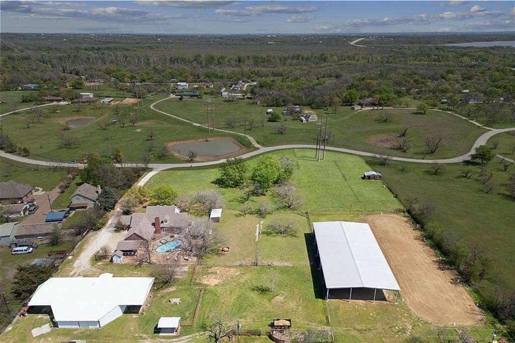 5.32 Acres of Land with Home for Sale in Denton, Texas