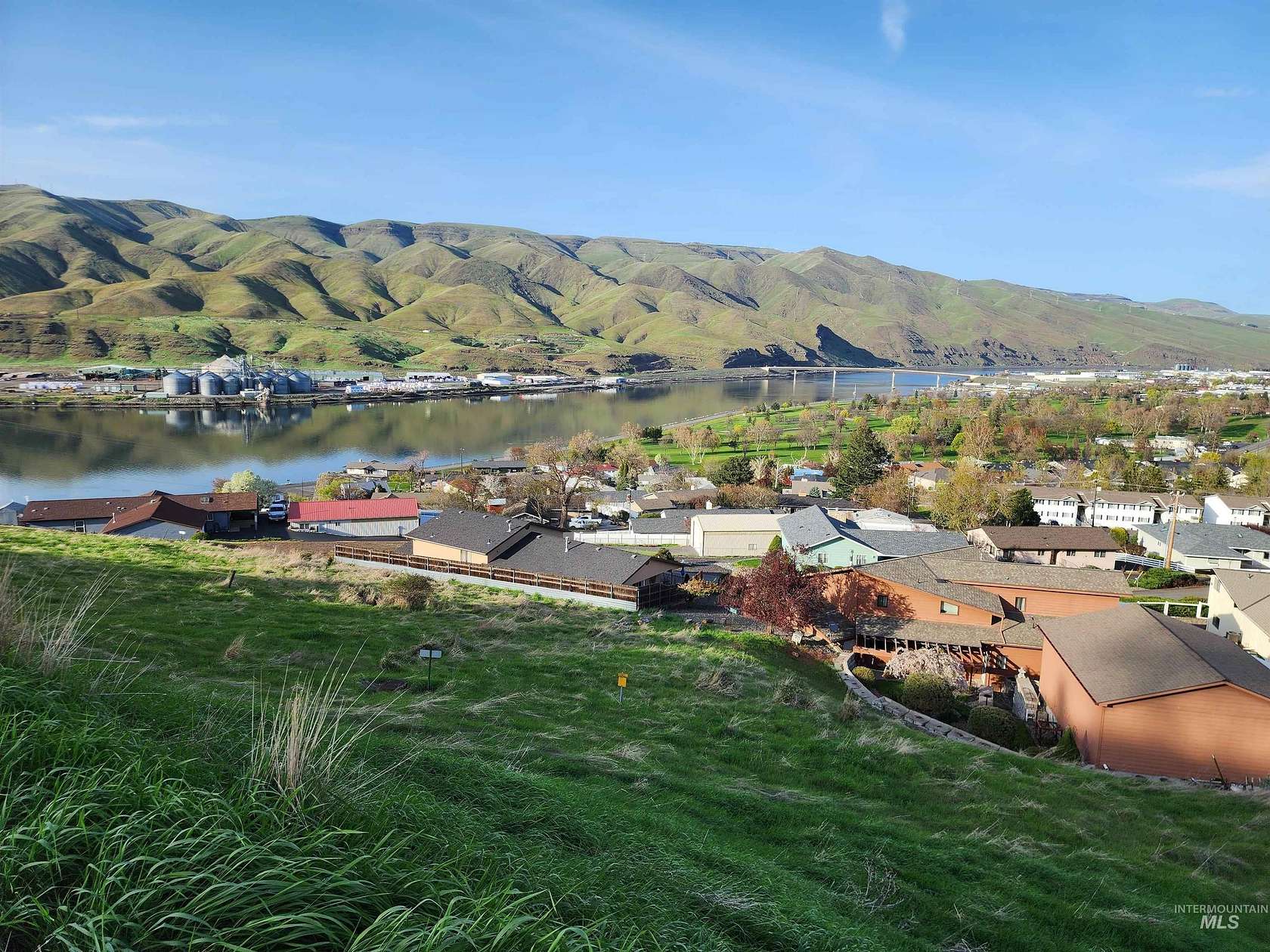 1.73 Acres of Residential Land for Sale in Clarkston, Washington