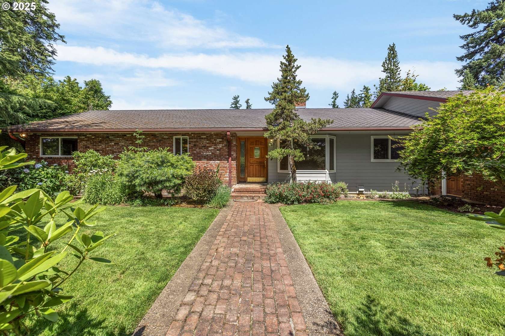 14 Acres of Land with Home for Sale in Woodburn, Oregon