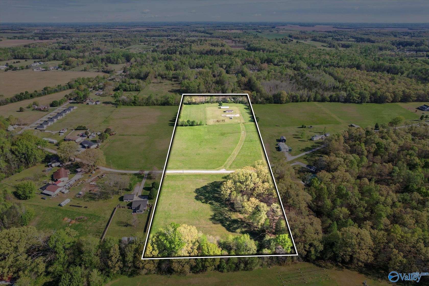 13 Acres of Land for Sale in Hazel Green, Alabama