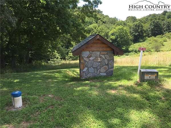 1 Acre of Residential Land for Sale in Piney Creek, North Carolina