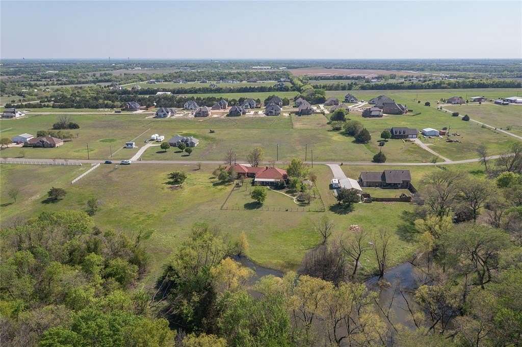 3.69 Acres of Residential Land with Home for Sale in Trenton, Texas