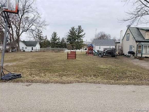 0.1 Acres of Residential Land for Sale in Grand Blanc, Michigan