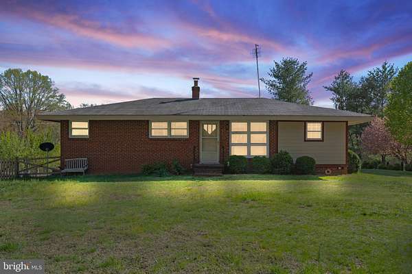 3 Acres of Residential Land with Home for Sale in Amissville, Virginia