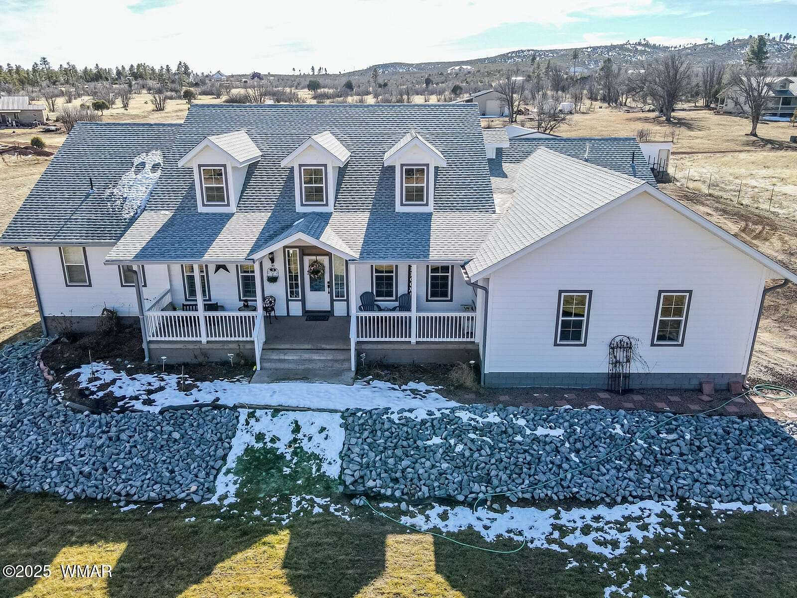 2 Acres of Residential Land with Home for Sale in Pinedale, Arizona