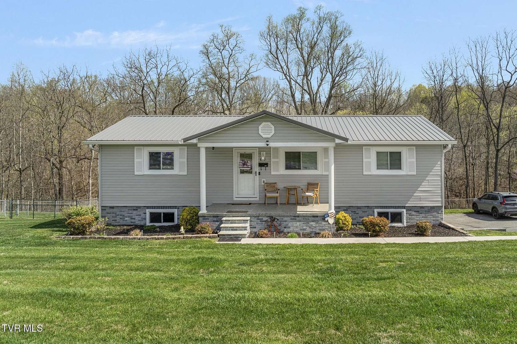 4 Acres of Residential Land with Home for Sale in Elizabethton, Tennessee