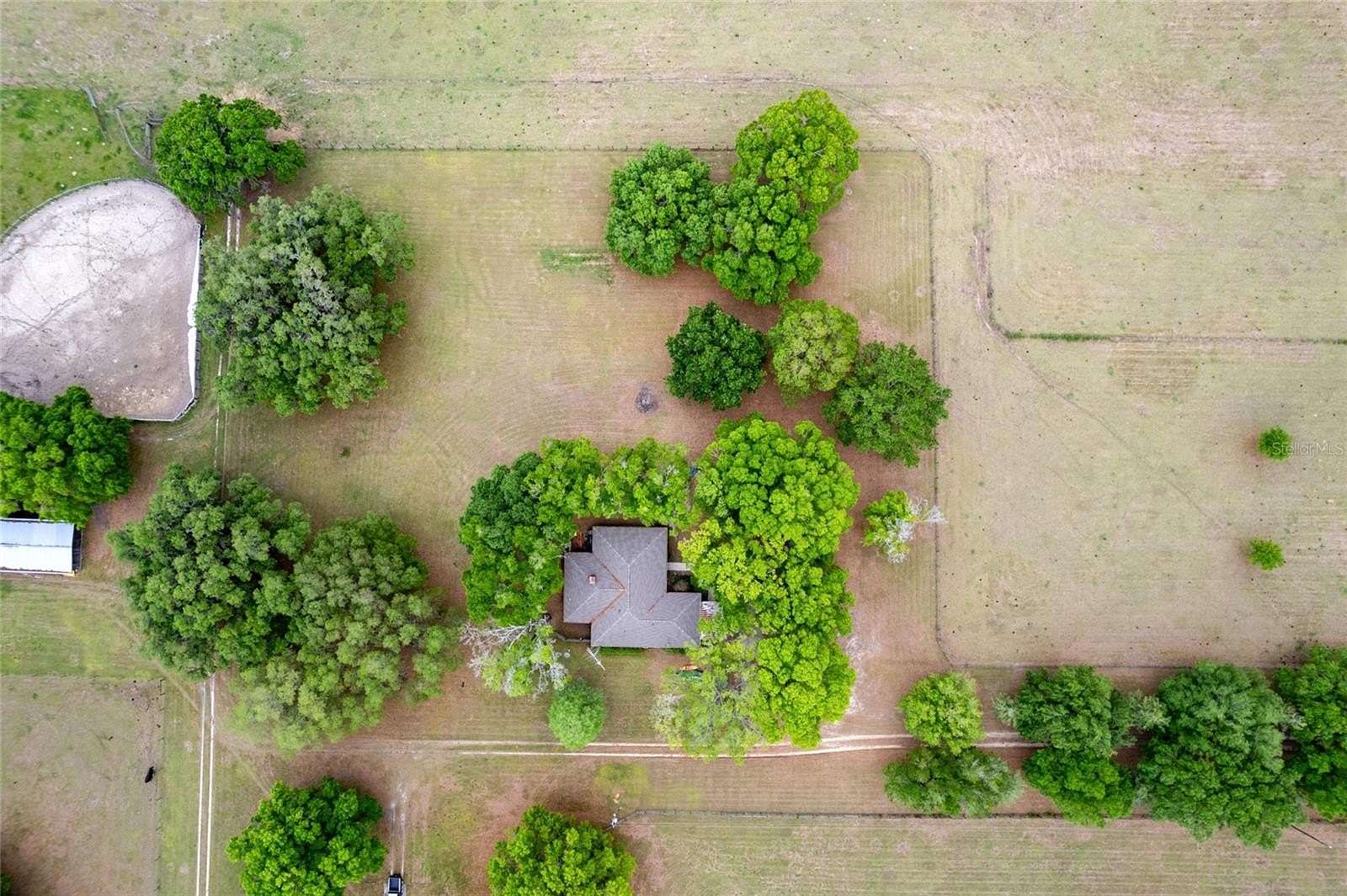 2.5 Acres of Residential Land with Home for Sale in Dunnellon, Florida