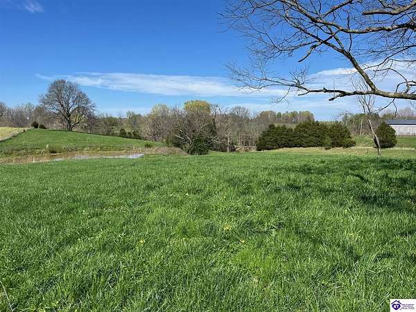 7.5 Acres of Residential Land for Auction in Greensburg, Kentucky