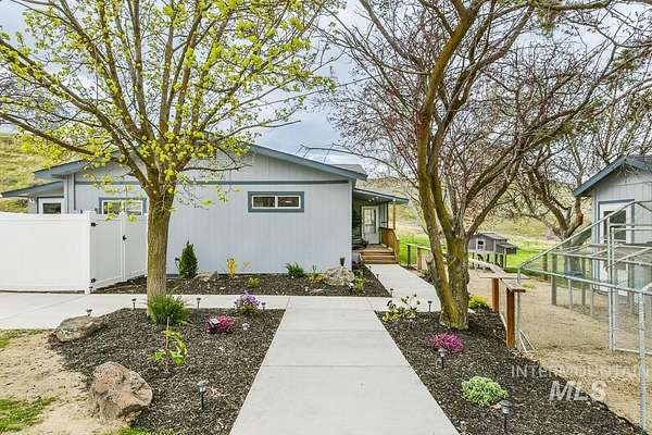 6.9 Acres of Land with Home for Sale in Caldwell, Idaho