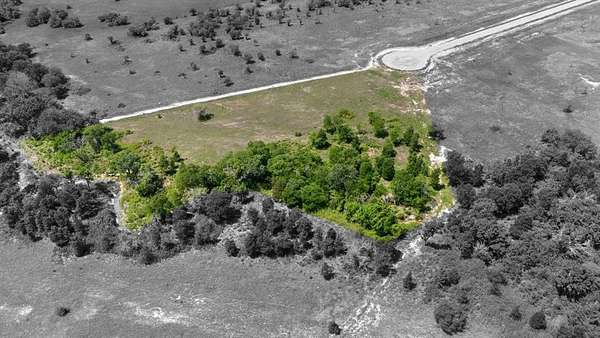 3 Acres of Residential Land for Sale in Itasca, Texas