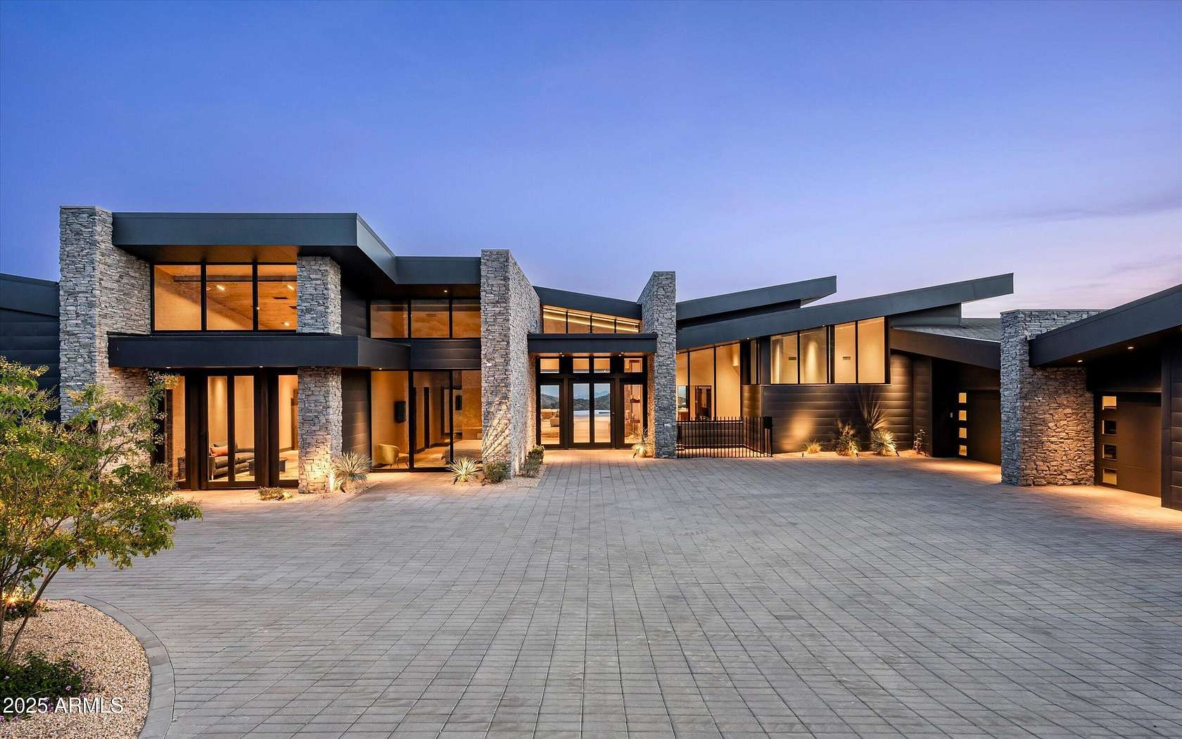 Contemporary luxury home in Scottsdale