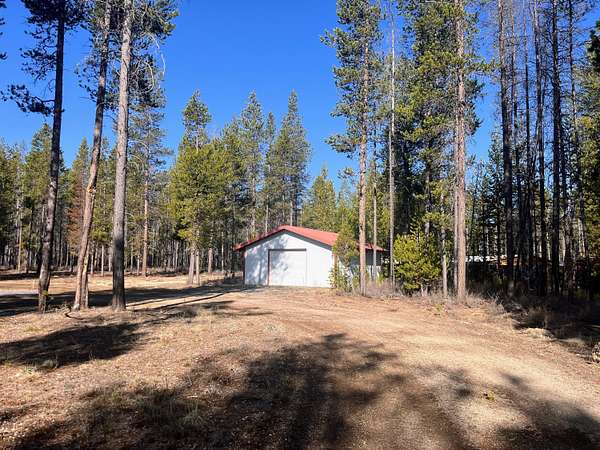 1.8 Acres of Residential Land for Sale in Crescent, Oregon