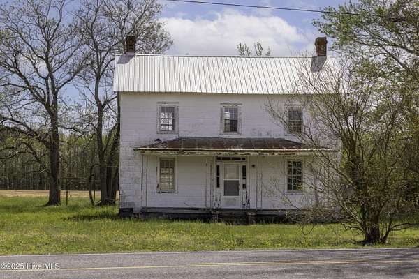 6 Acres of Land with Home for Sale in Edenton, North Carolina